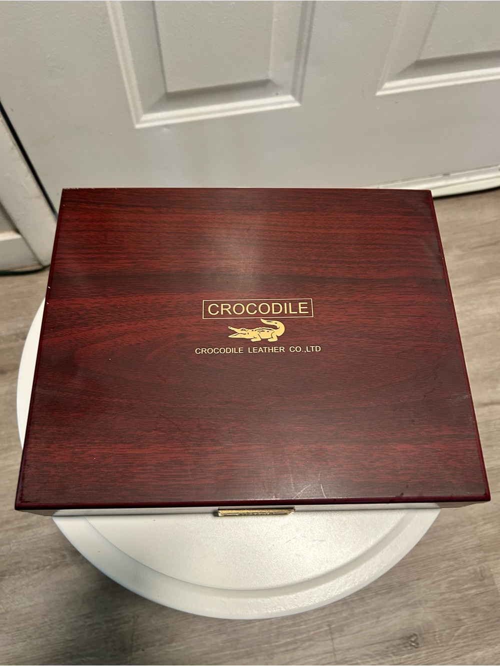 Crocodile Leather Wooden Gift Box - Mahogany